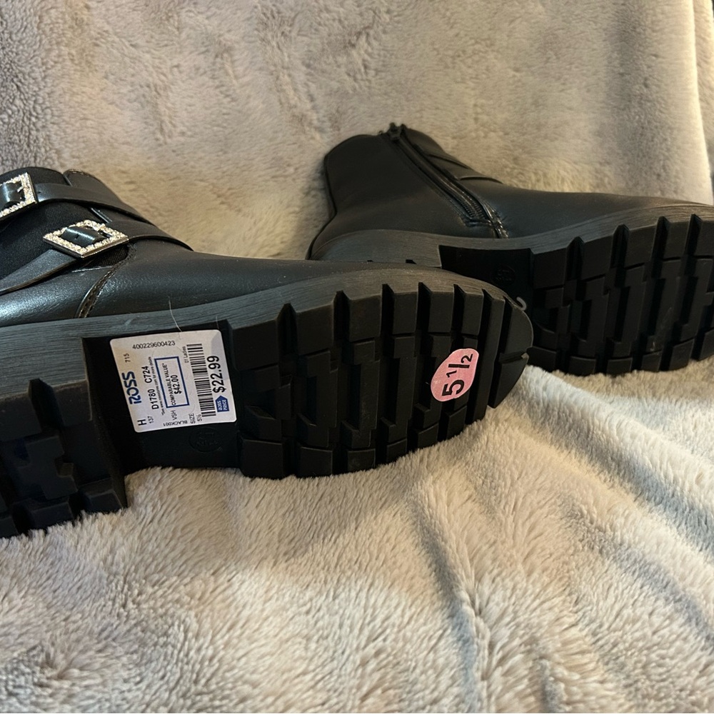 Women’s Side zip Boots
